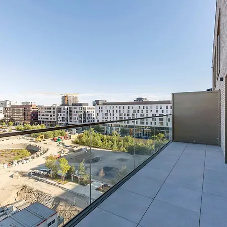 Appartement Bright 2Br Flat With Balcony & Comfort