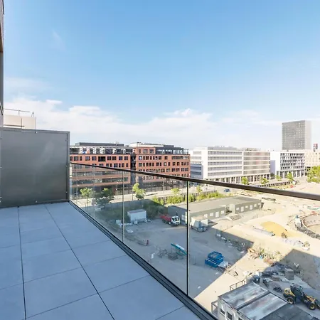Bright 2Br Flat With Balcony & Comfort